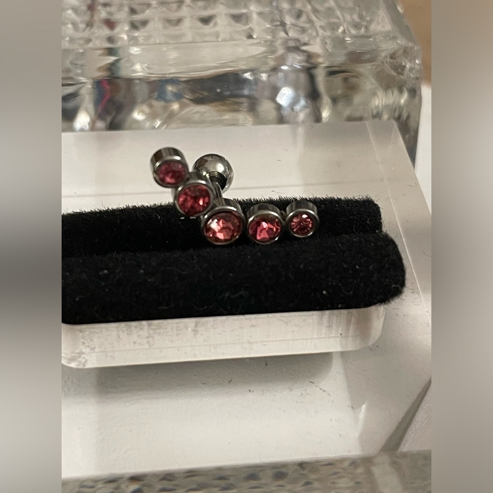 1Pc Pink CZ Surgical Stainless 16g Cartilage /Helix/Tragus Stud NWT - Picture 3 of 9